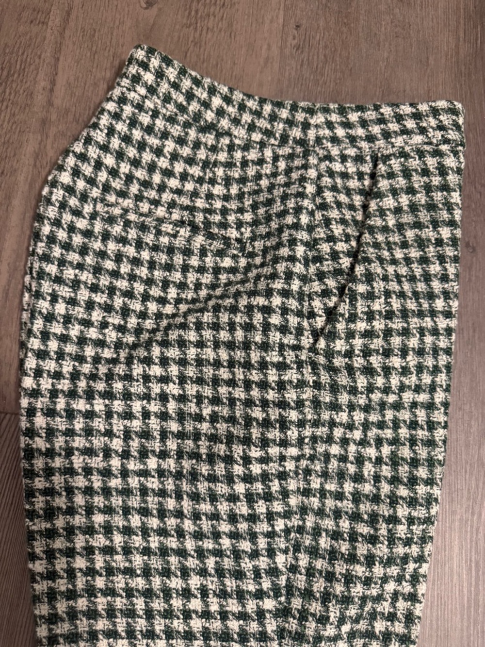 Green & Cream - Picture 4 of 16